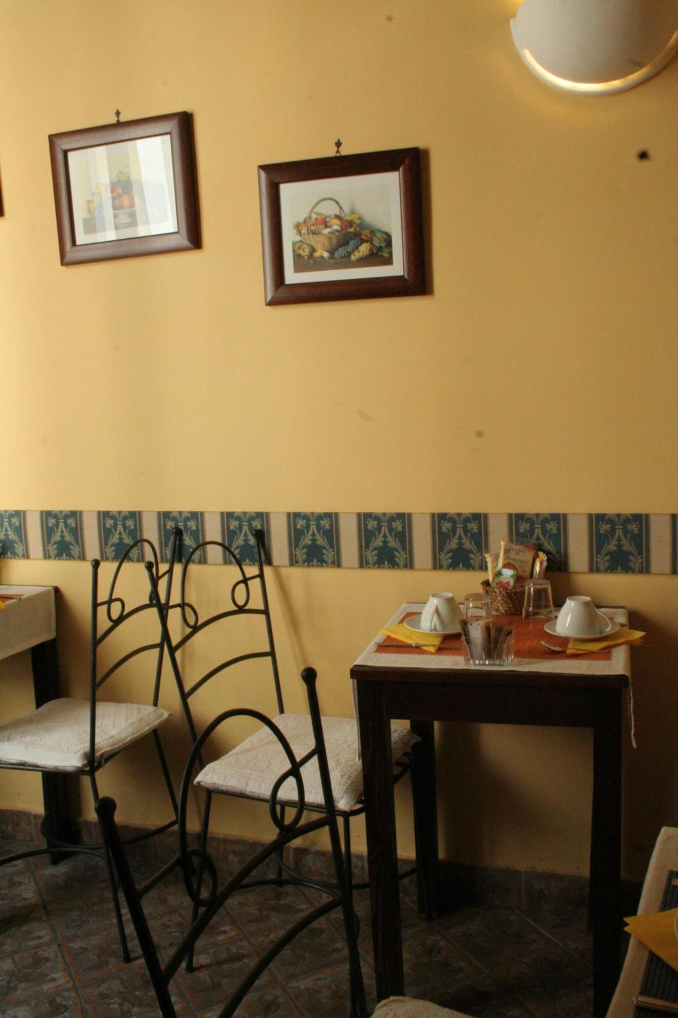 I Visconti Bed and Breakfast Napoli Eksteriør billede