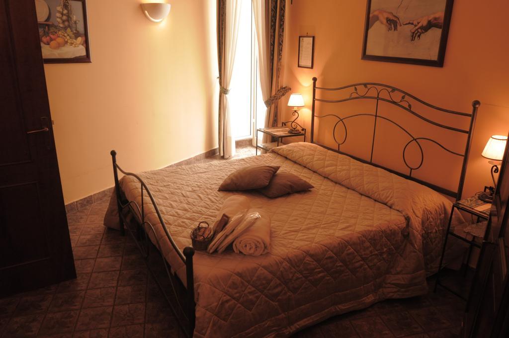 I Visconti Bed and Breakfast Napoli Eksteriør billede